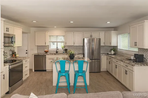 $399,900 | 12380 Harundale Court, St. Louis, MO 63146