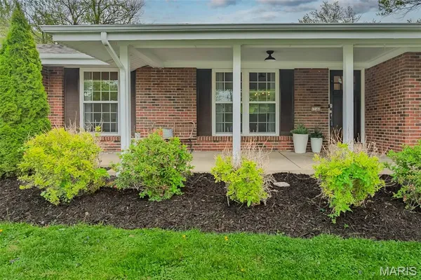 $399,900 | 12380 Harundale Court, St. Louis, MO 63146