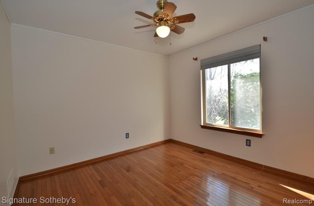 2888 Ranieri Drive Troy, MI 48085 - Photo 17 of 26 Second Bedroom.jpg