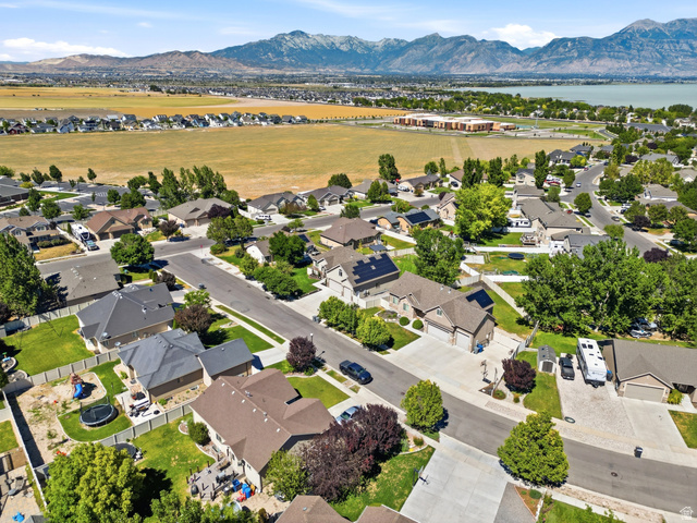 1252 Skyline Road Saratoga Springs, UT 84045 - Photo 49 of 51 Aerial perspective showcasing a residential neighborhood with varied home styles