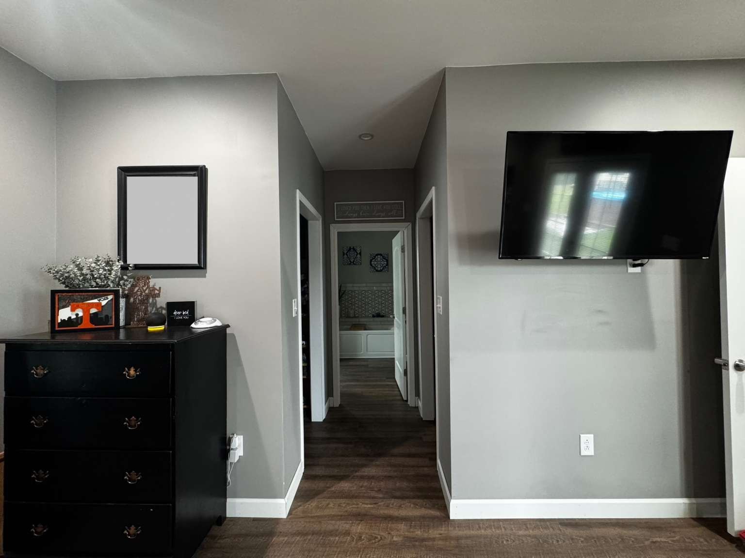 5056 Spencer Hale Road Morristown, TN 37813 - Photo 42 of 69 a view of a living room with a flat screen tv