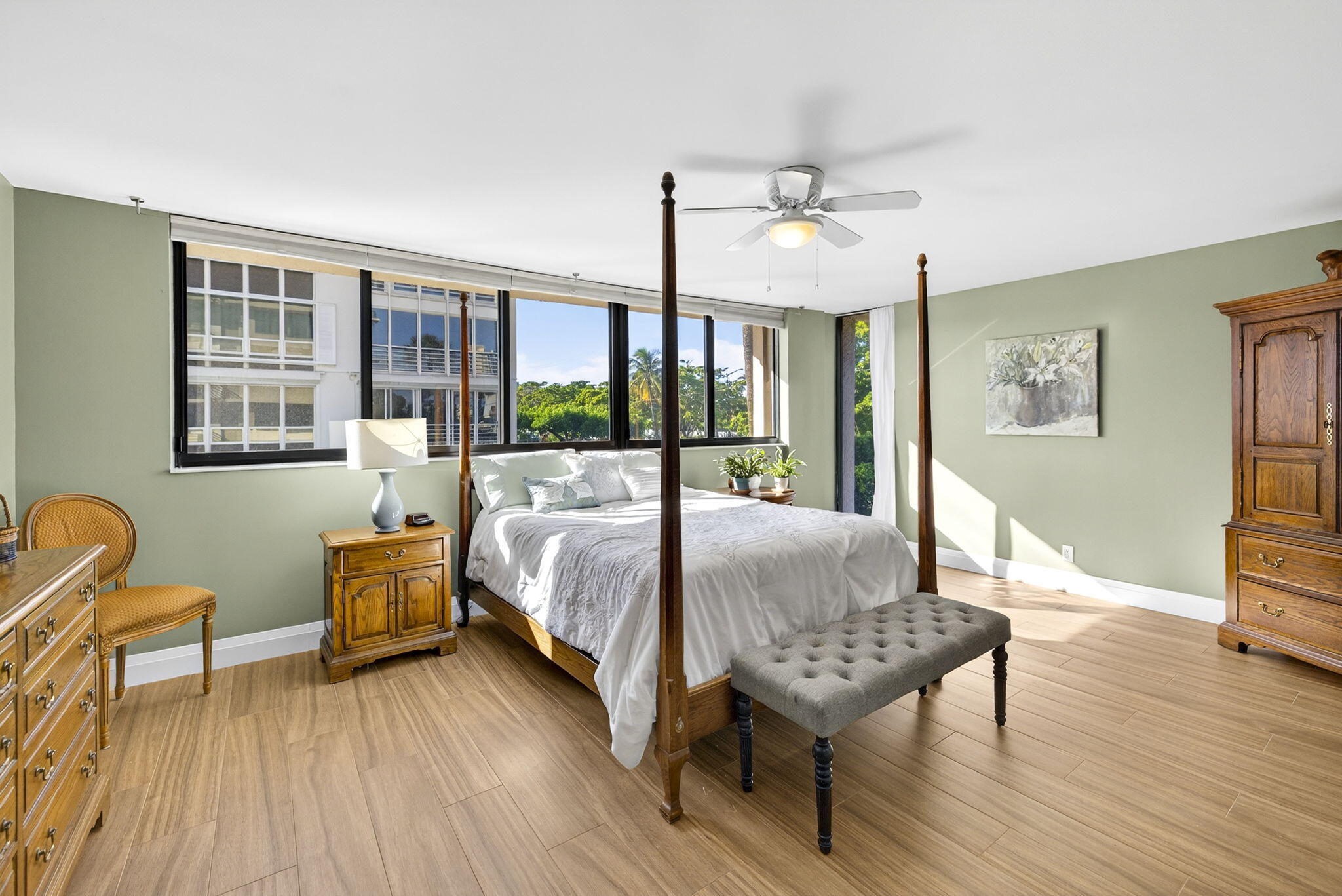 900 Northeast Spanish River Boulevard, Unit 2W Boca Raton, FL 33431 - Photo 13 of 47 Primary Bedroom