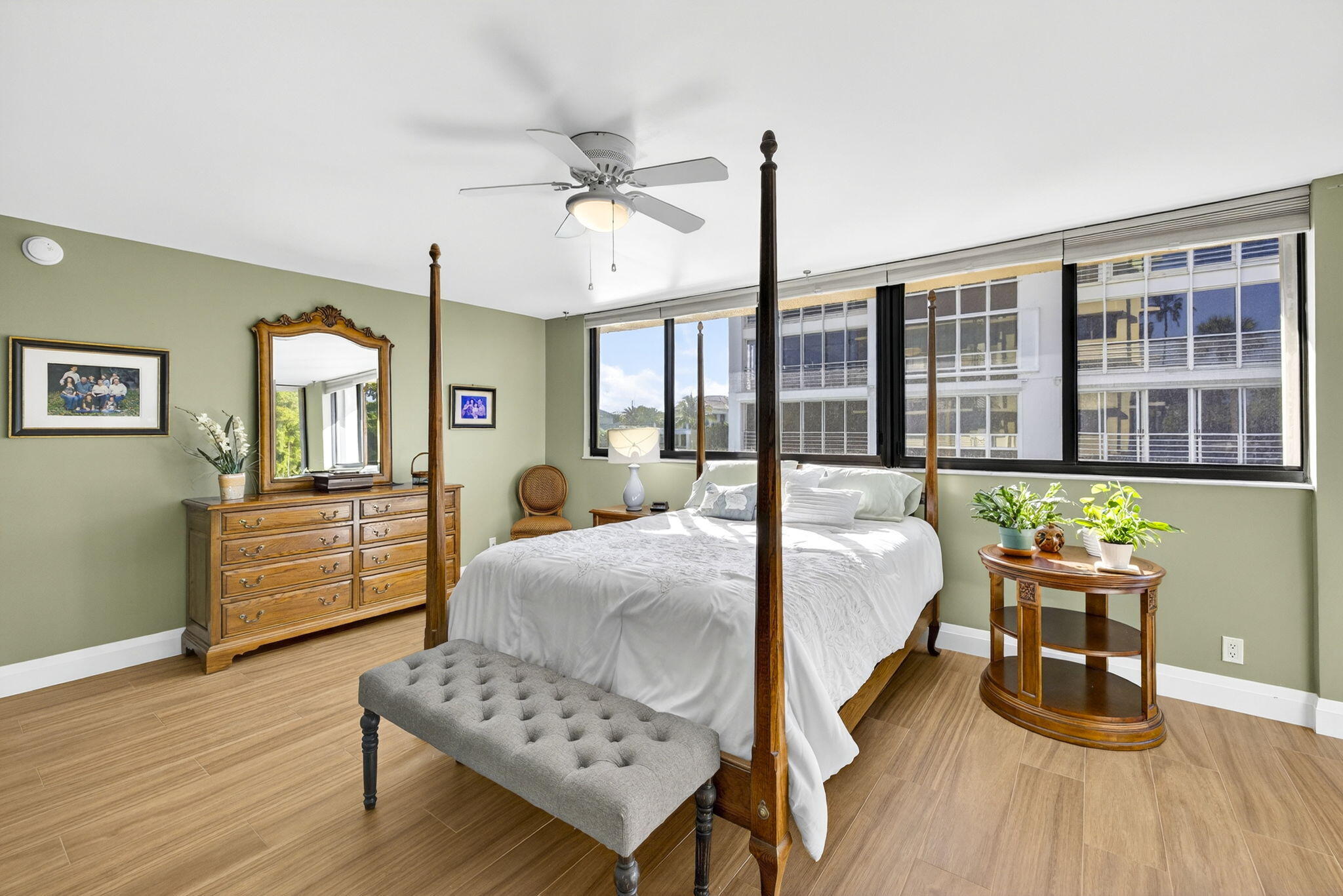 900 Northeast Spanish River Boulevard, Unit 2W Boca Raton, FL 33431 - Photo 15 of 47 Primary Bedroom