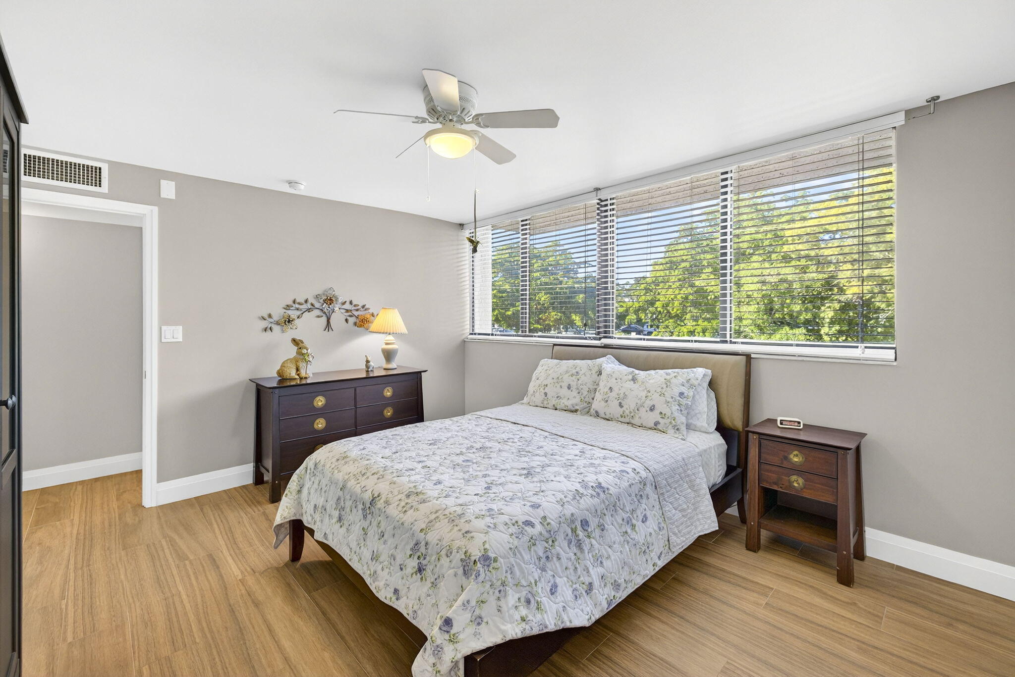 900 Northeast Spanish River Boulevard, Unit 2W Boca Raton, FL 33431 - Photo 21 of 47 2nd Bedroom