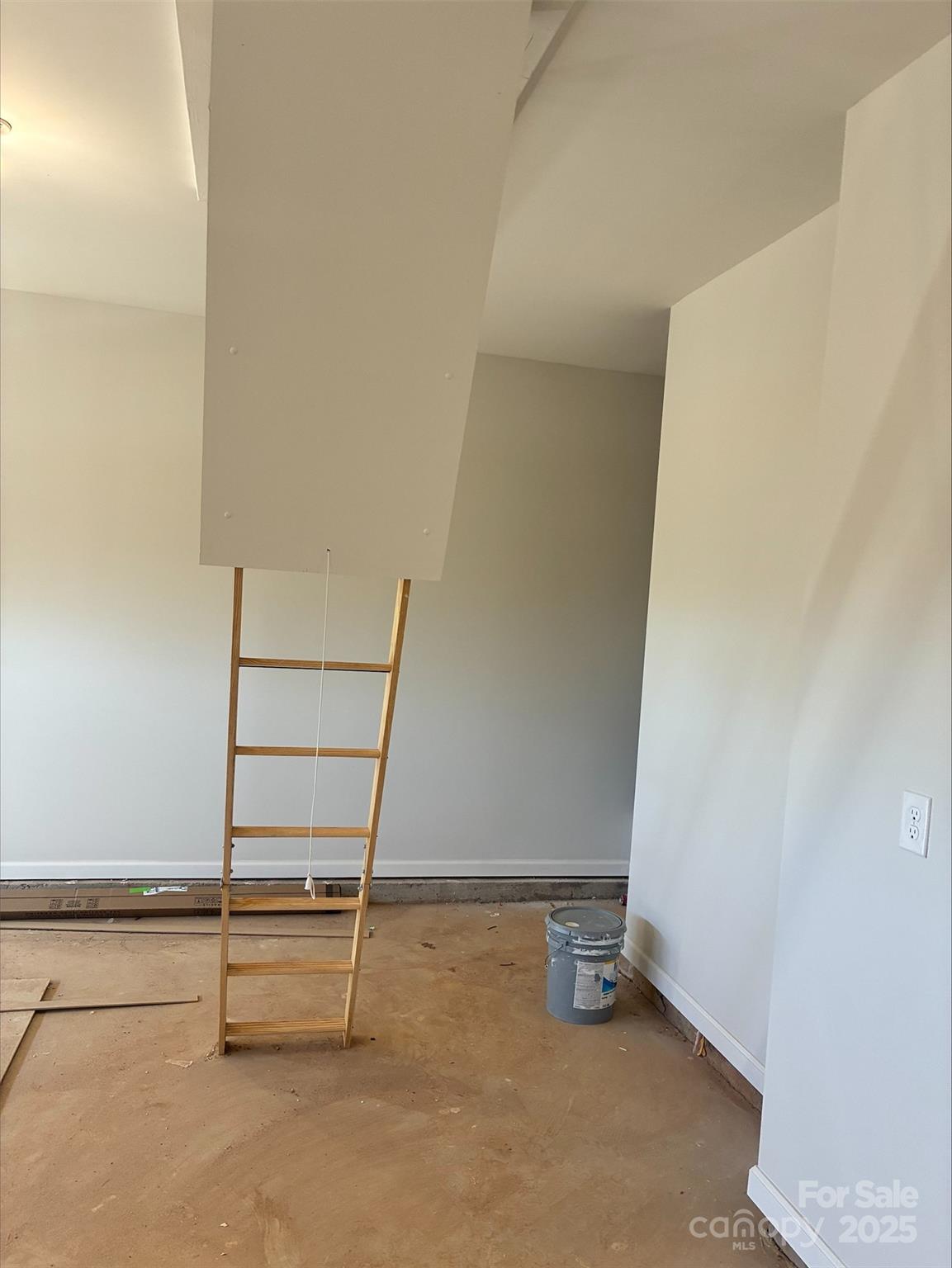 3027 Five Creek Road Charlotte, NC 28213 - Photo 16 of 17 a view of an empty room