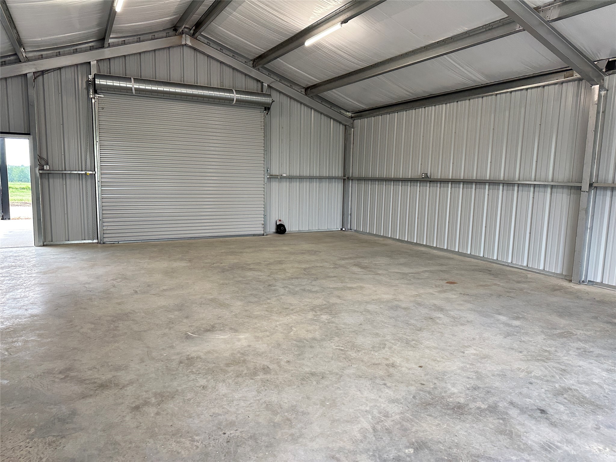 3880 Hranicky Road Schulenburg, TX 78956 - Photo 31 of 35 2 roll doors-north and south