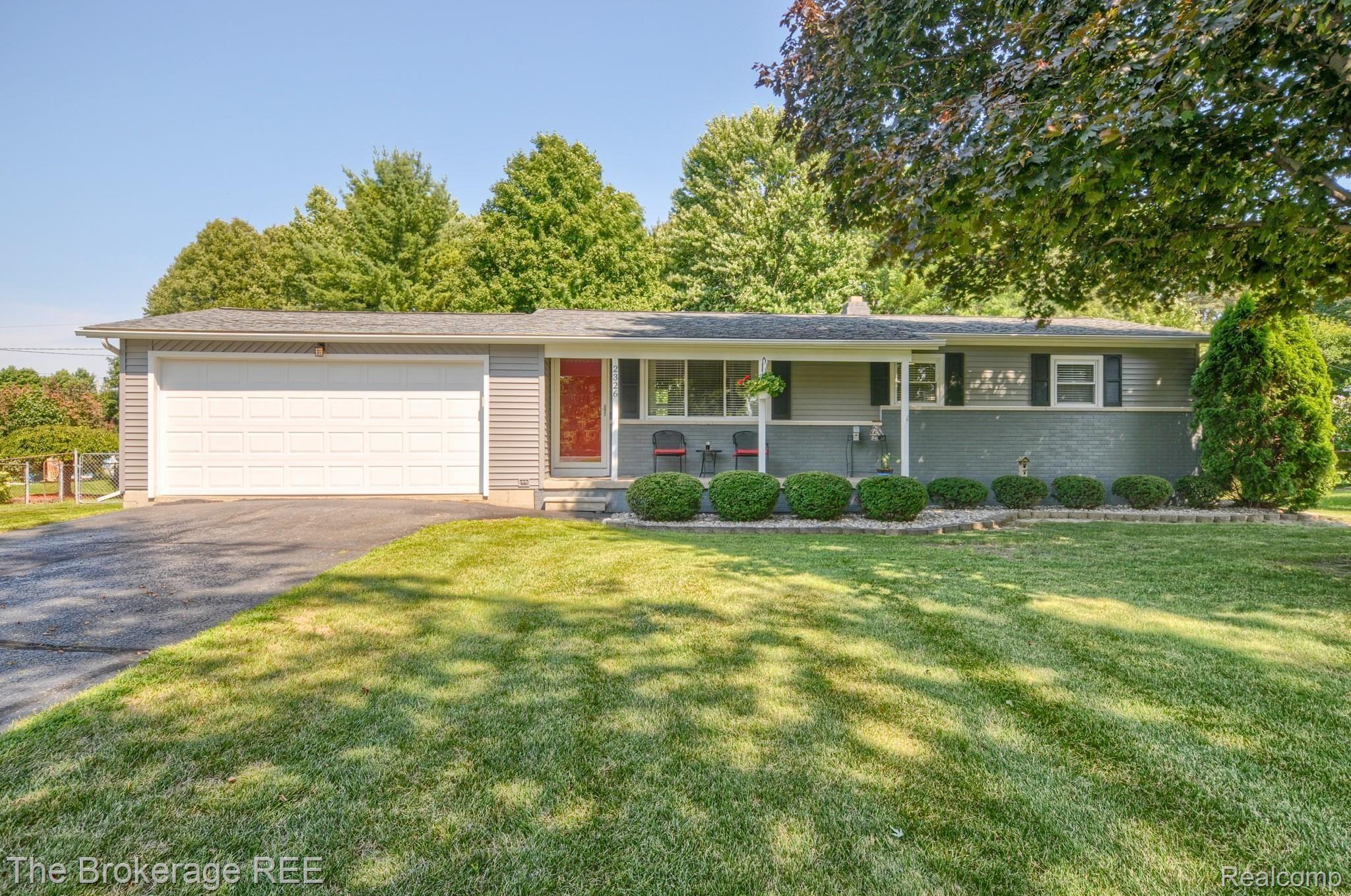 2326 North Irish Road Davison, MI 48423 - Photo 1 of 33 SD3_7689-HDR(5).jpg