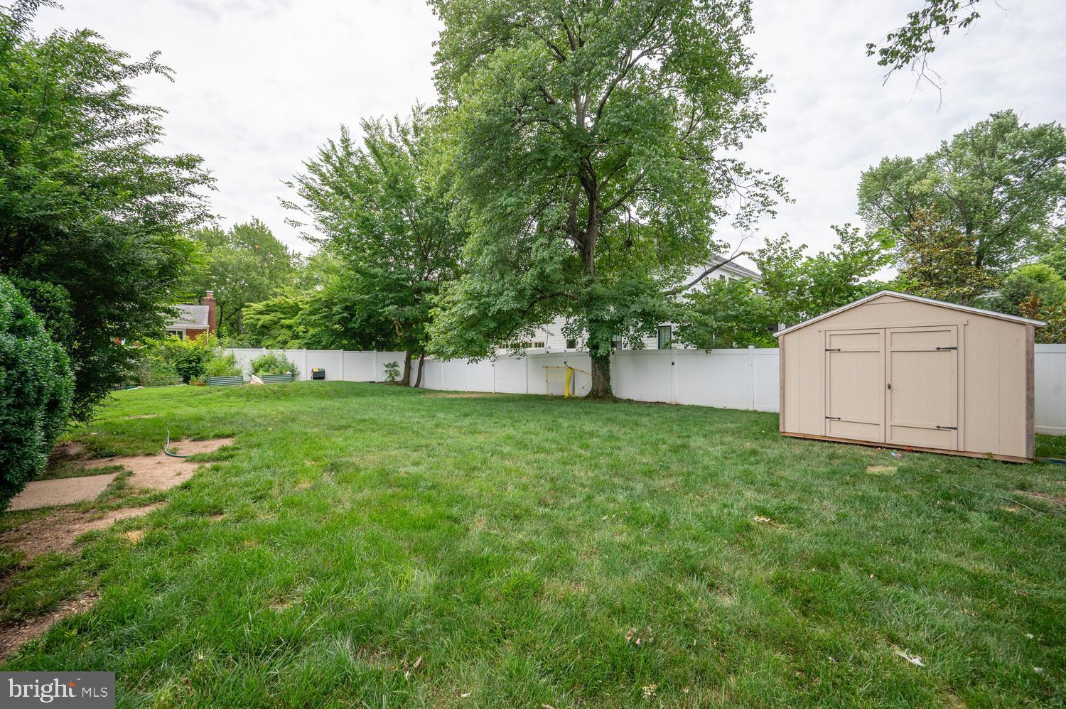 7011 Sea Cliff Road McLean, VA 22101 - Photo 35 of 37 Backyard