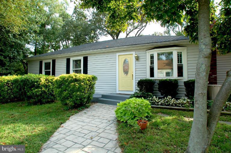 43 Ridge Avenue Edgewater, MD 21037 - Photo 1 of 27 Exterior (Front)