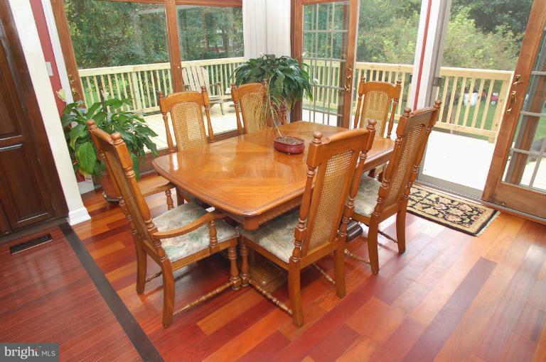 43 Ridge Avenue Edgewater, MD 21037 - Photo 8 of 27 Dining Room