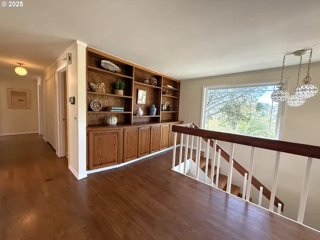 $349,000 | 2071 Northwest Motah Drive, Roseburg, OR 97471