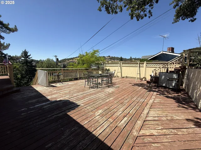 $349,000 | 2071 Northwest Motah Drive, Roseburg, OR 97471