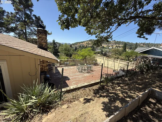 $349,000 | 2071 Northwest Motah Drive, Roseburg, OR 97471