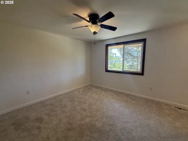 $349,000 | 2071 Northwest Motah Drive, Roseburg, OR 97471