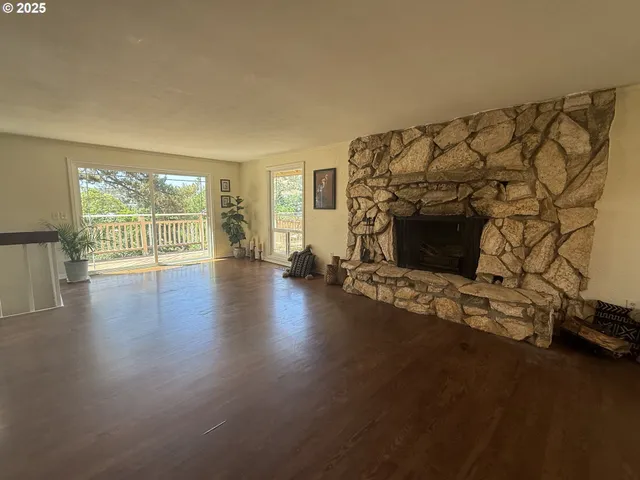 $349,000 | 2071 Northwest Motah Drive, Roseburg, OR 97471