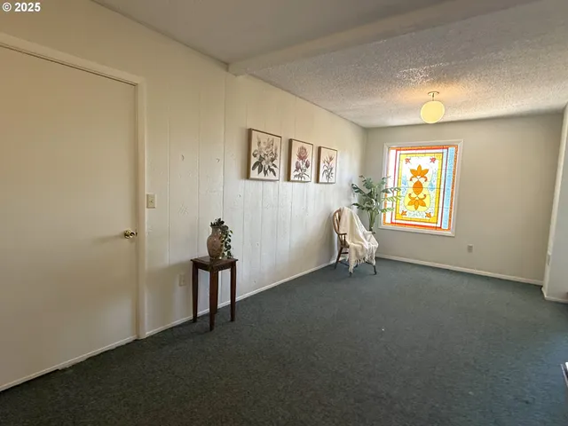 $349,000 | 2071 Northwest Motah Drive, Roseburg, OR 97471