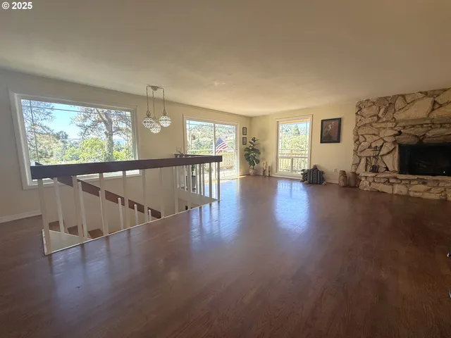 $349,000 | 2071 Northwest Motah Drive, Roseburg, OR 97471