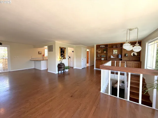 $349,000 | 2071 Northwest Motah Drive, Roseburg, OR 97471