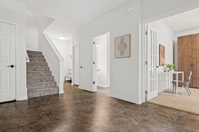 $275,000 | 2566 Ellis Avenue, Unit 103, St. Paul, MN 55114