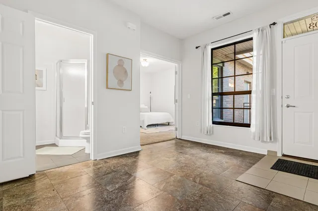 $275,000 | 2566 Ellis Avenue, Unit 103, St. Paul, MN 55114