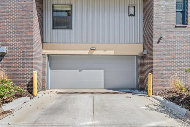 $275,000 | 2566 Ellis Avenue, Unit 103, St. Paul, MN 55114