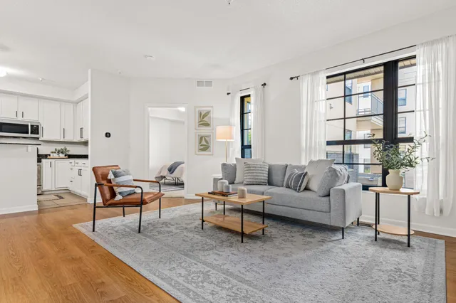 $275,000 | 2566 Ellis Avenue, Unit 103, St. Paul, MN 55114