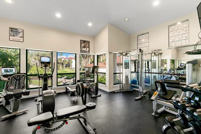 $989,000 | 406 La Peninsula Boulevard, Unit 406, Naples, FL 34113