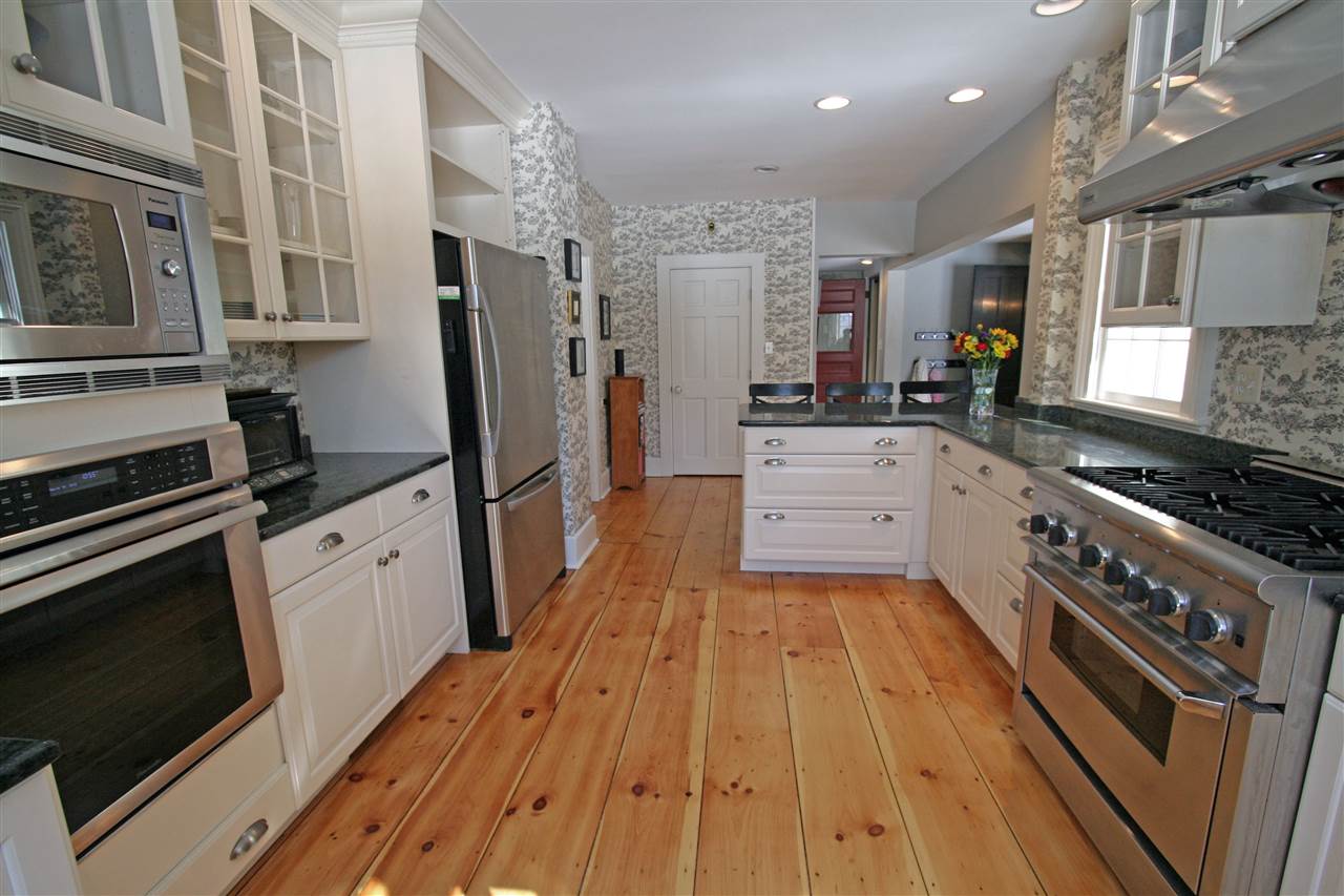 4 Foundry Street Amherst, NH 03031 - Photo 10 of 33 Gallery Image 10