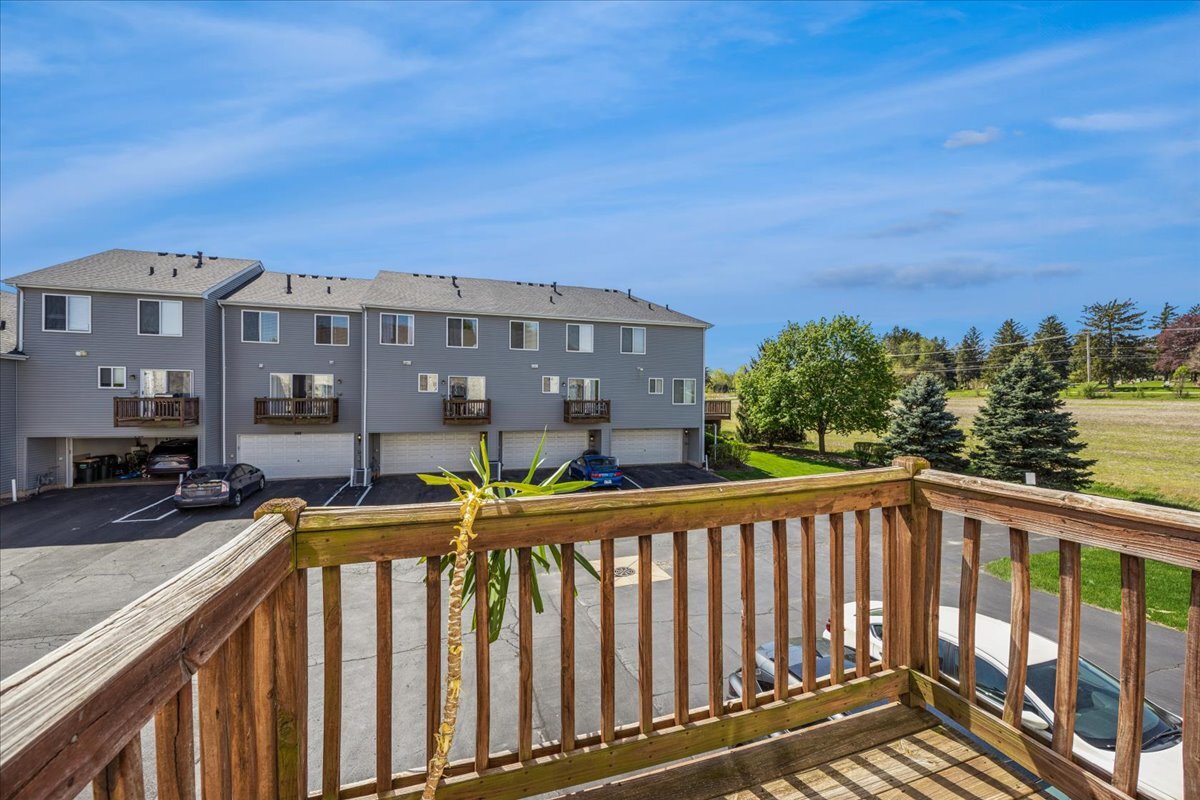 558 Lincoln Station Drive, Unit 558 Oswego, IL 60543 - Photo 17 of 18