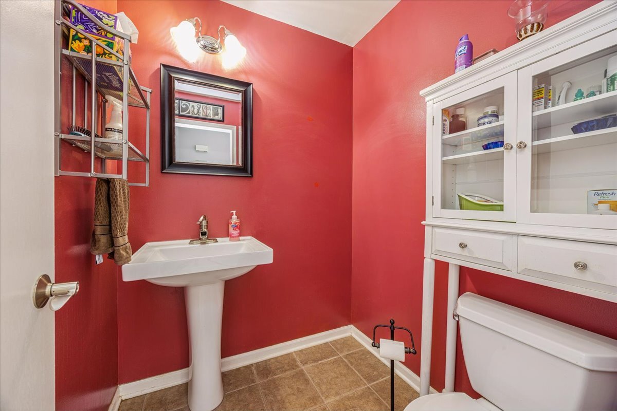 558 Lincoln Station Drive, Unit 558 Oswego, IL 60543 - Photo 8 of 18