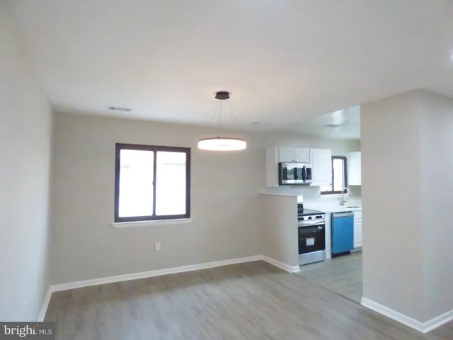 $299,500 | 8420 Huerta Court, Unit 162, Alexandria, VA 22309