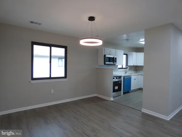 $299,500 | 8420 Huerta Court, Unit 162, Alexandria, VA 22309