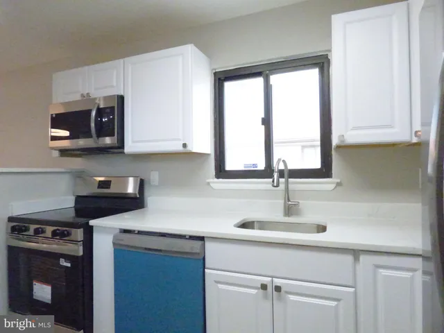 $299,500 | 8420 Huerta Court, Unit 162, Alexandria, VA 22309