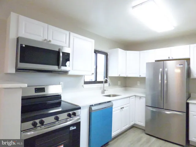 $299,500 | 8420 Huerta Court, Unit 162, Alexandria, VA 22309