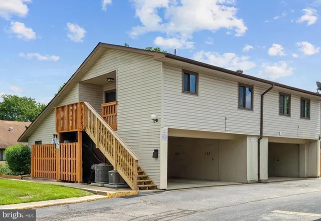 $299,500 | 8420 Huerta Court, Unit 162, Alexandria, VA 22309