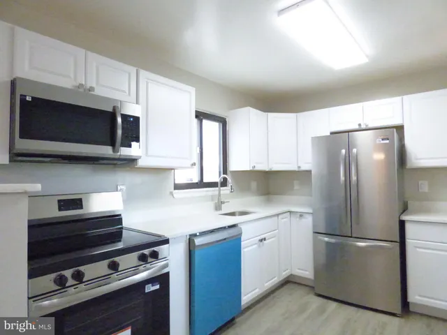 $299,500 | 8420 Huerta Court, Unit 162, Alexandria, VA 22309