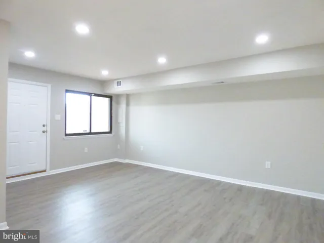 $299,500 | 8420 Huerta Court, Unit 162, Alexandria, VA 22309