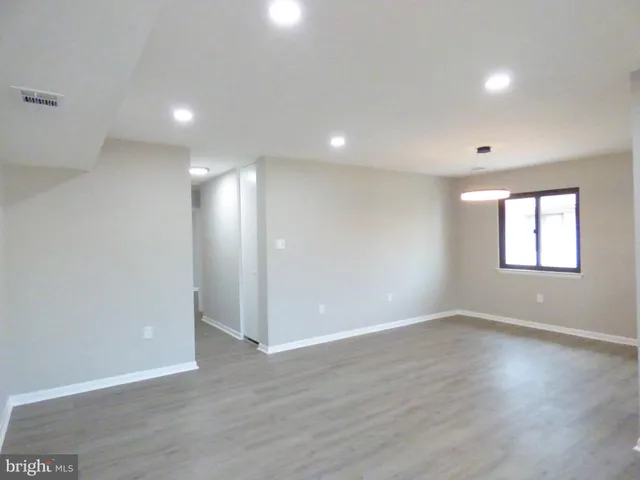 $299,500 | 8420 Huerta Court, Unit 162, Alexandria, VA 22309