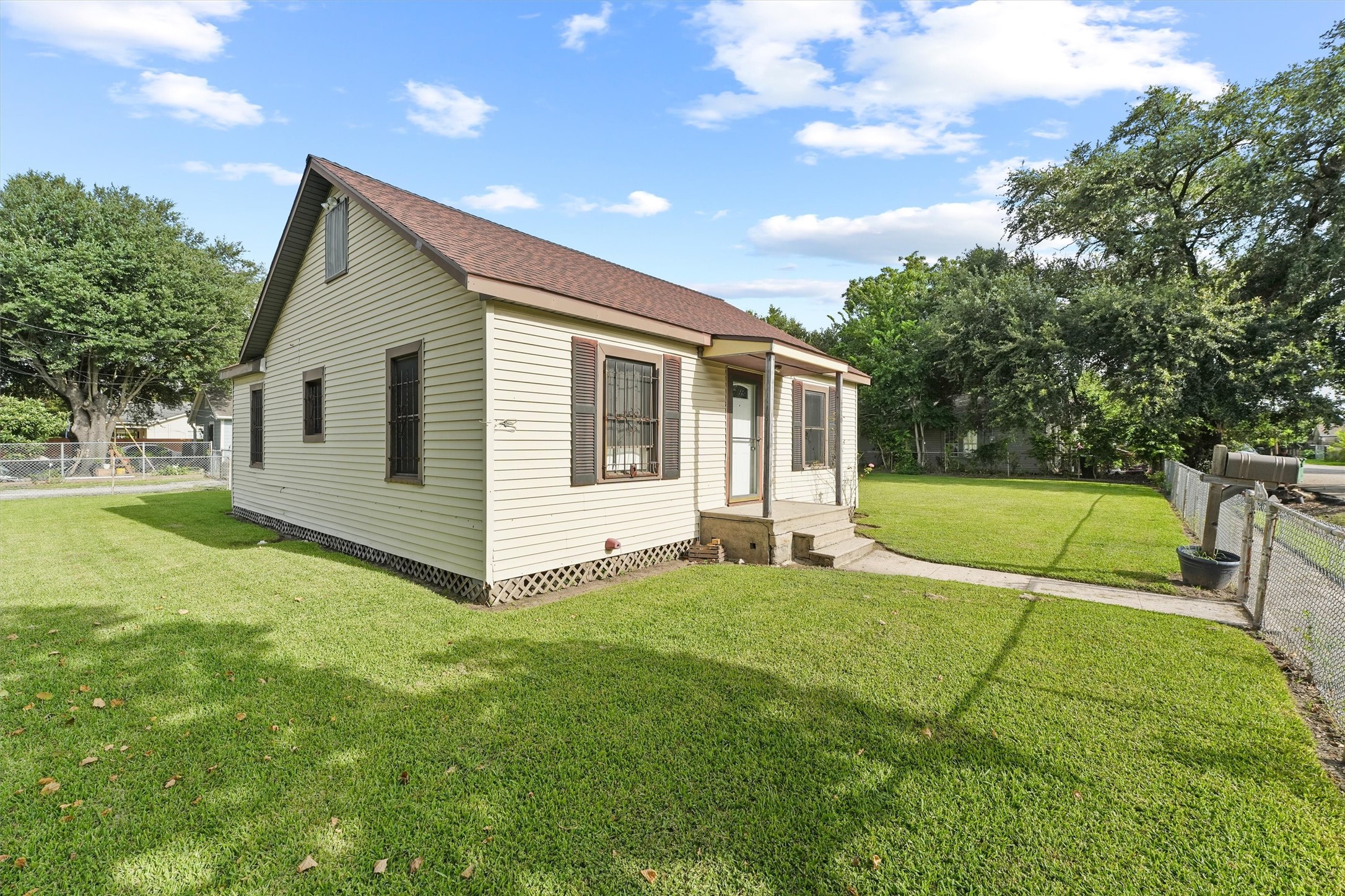 210 Rouse Street Houston, TX 77020 - Photo 3 of 13