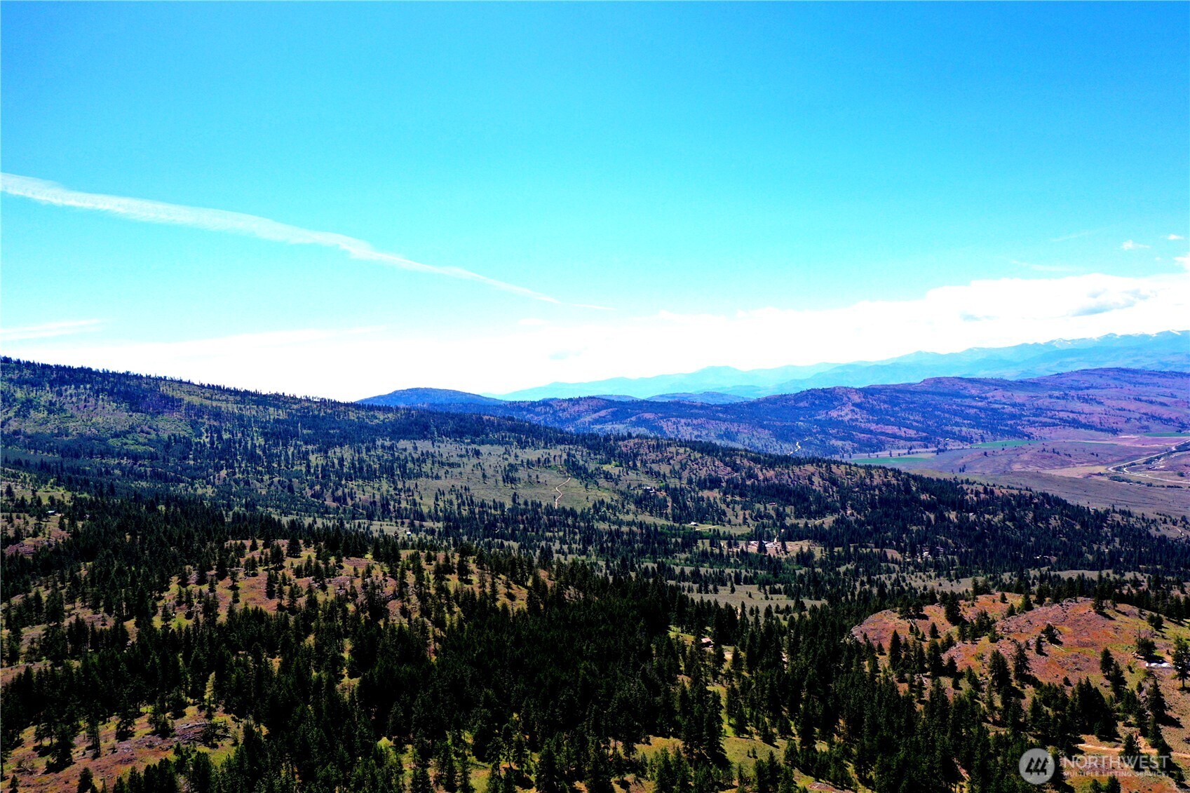 333 Patterson Creek Road Tonasket, WA 98855 - Photo 5 of 30 a view of city and mountain