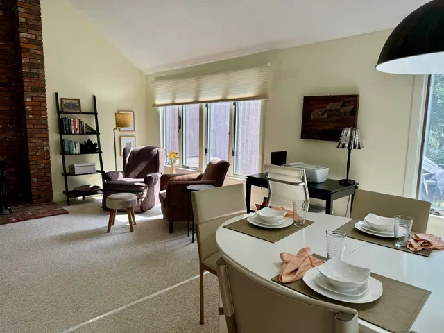 $2,350 | 27 Bay Tree Lane, Unit A27, Grantham, NH 03753