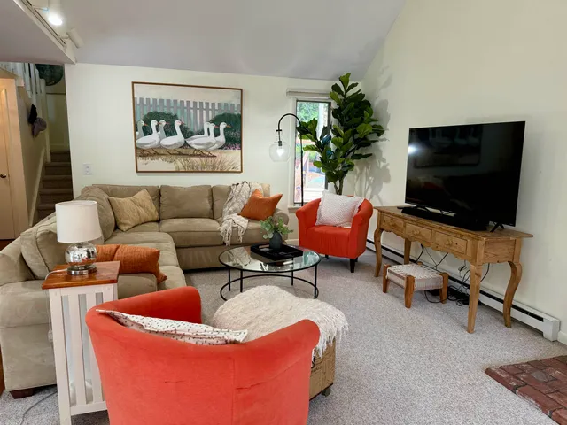 $2,350 | 27 Bay Tree Lane, Unit A27, Grantham, NH 03753