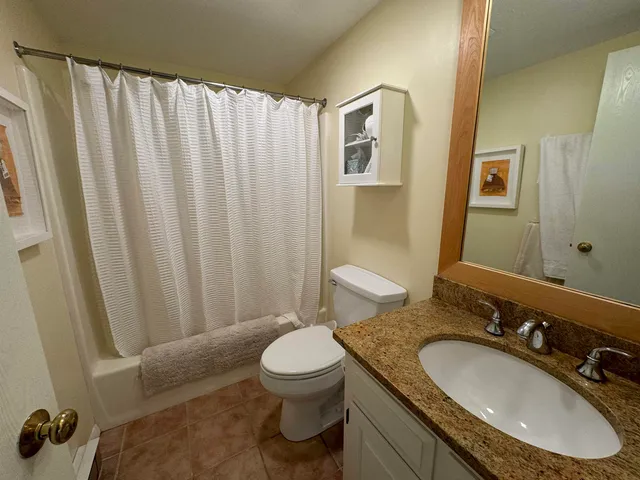 $2,350 | 27 Bay Tree Lane, Unit A27, Grantham, NH 03753