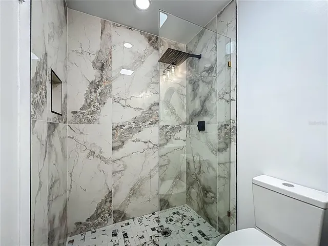 $464,900 | 8781 South Lakeshore Drive, Floral City, FL 34436