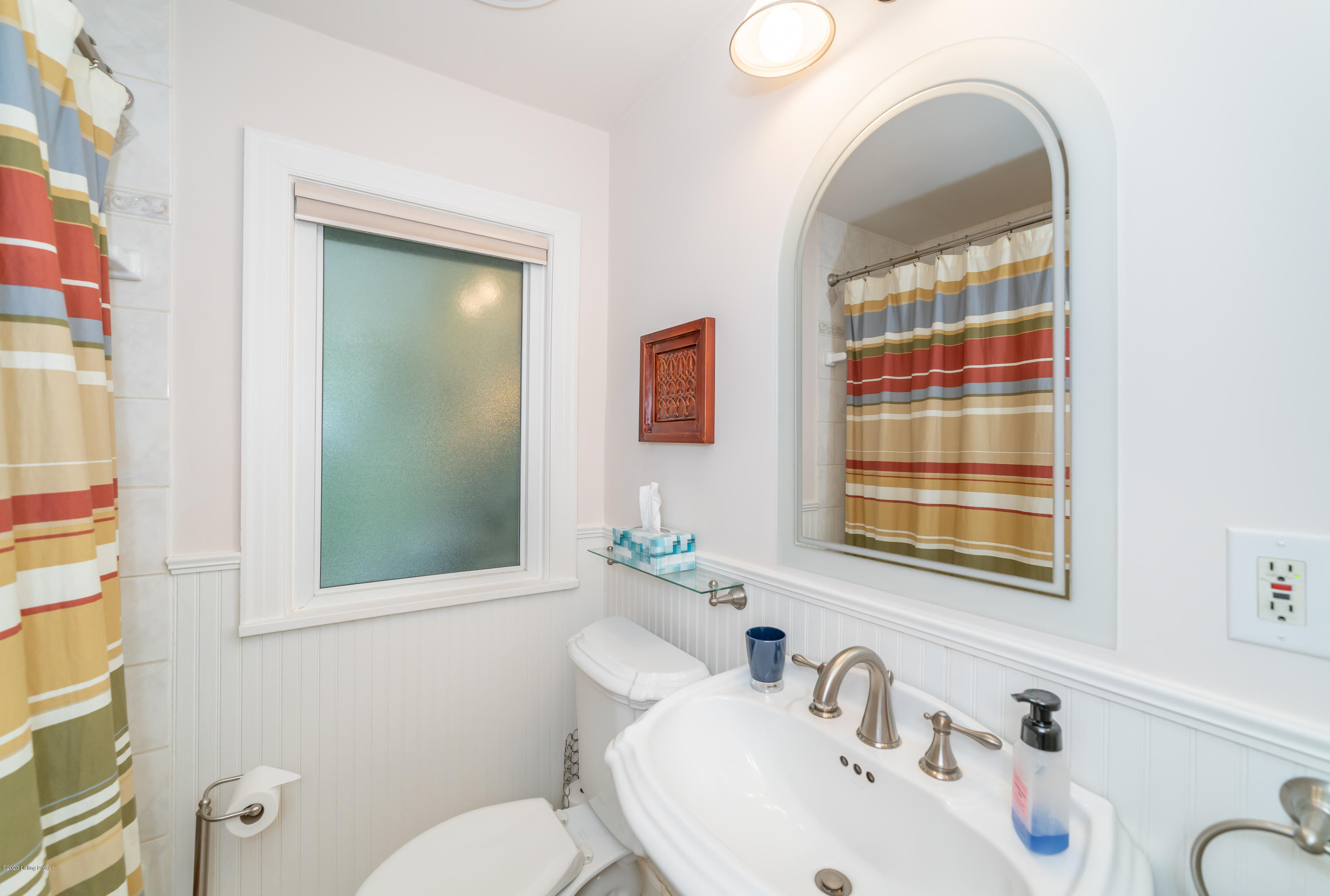 8808 Perry Road Louisville, KY 40222 - Photo 40 of 57 1st Floor Full Bathroom