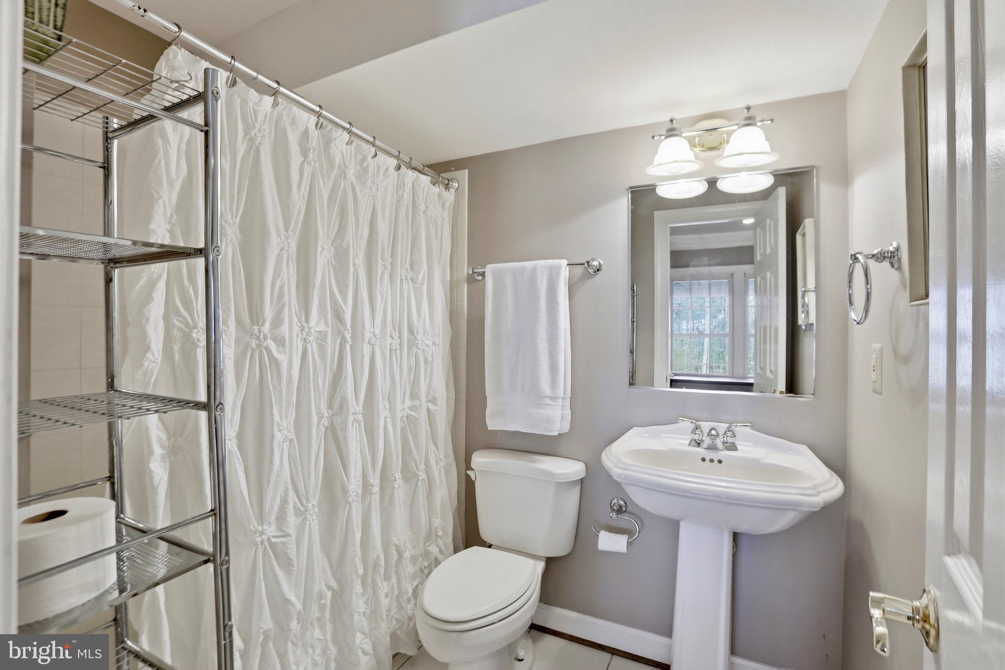 1235 Tottenham Court Reston, VA 20194 - Photo 41 of 53