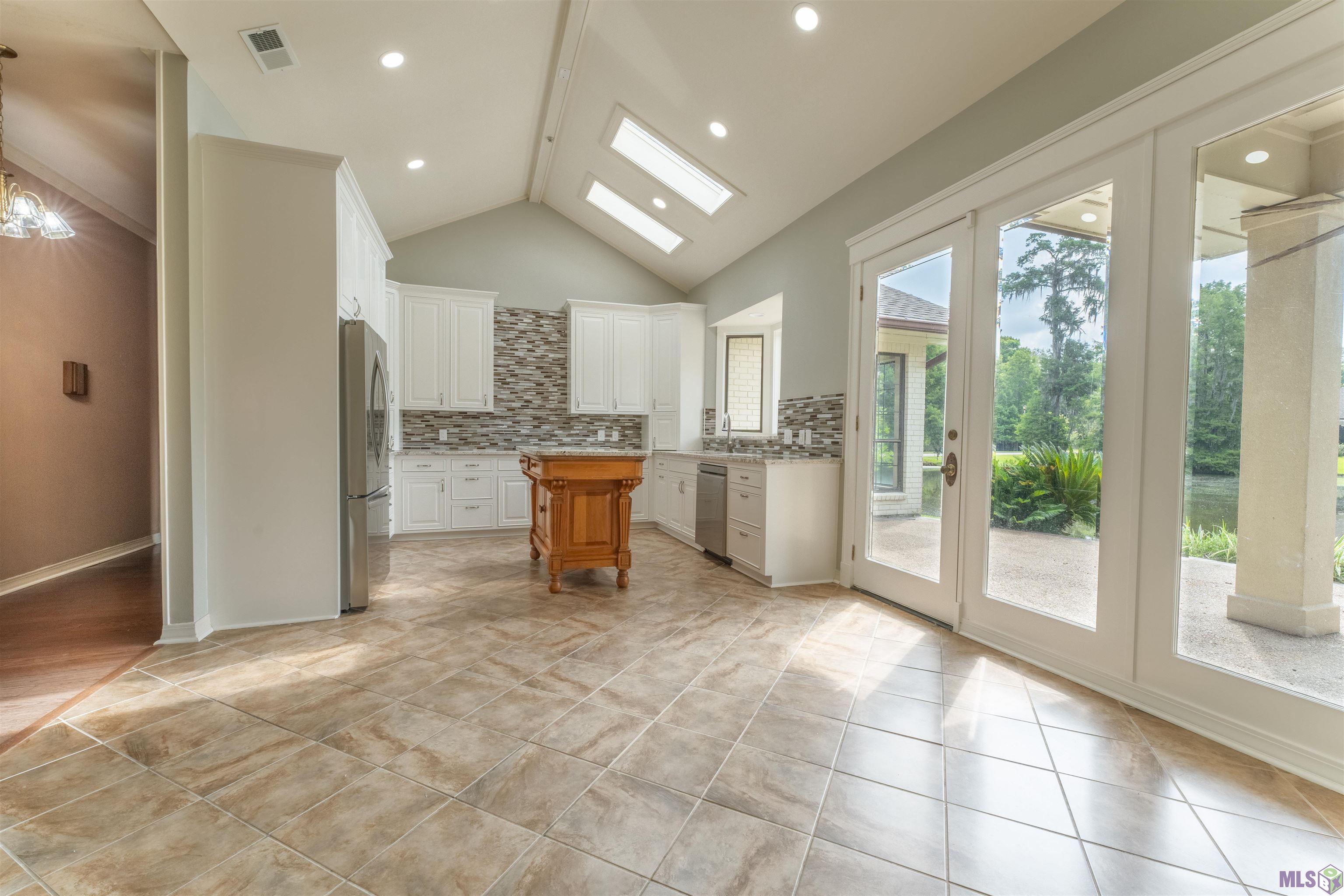 8066 Walden Road Baton Rouge, LA 70808 - Photo 1 of 25 Gallery Image 1