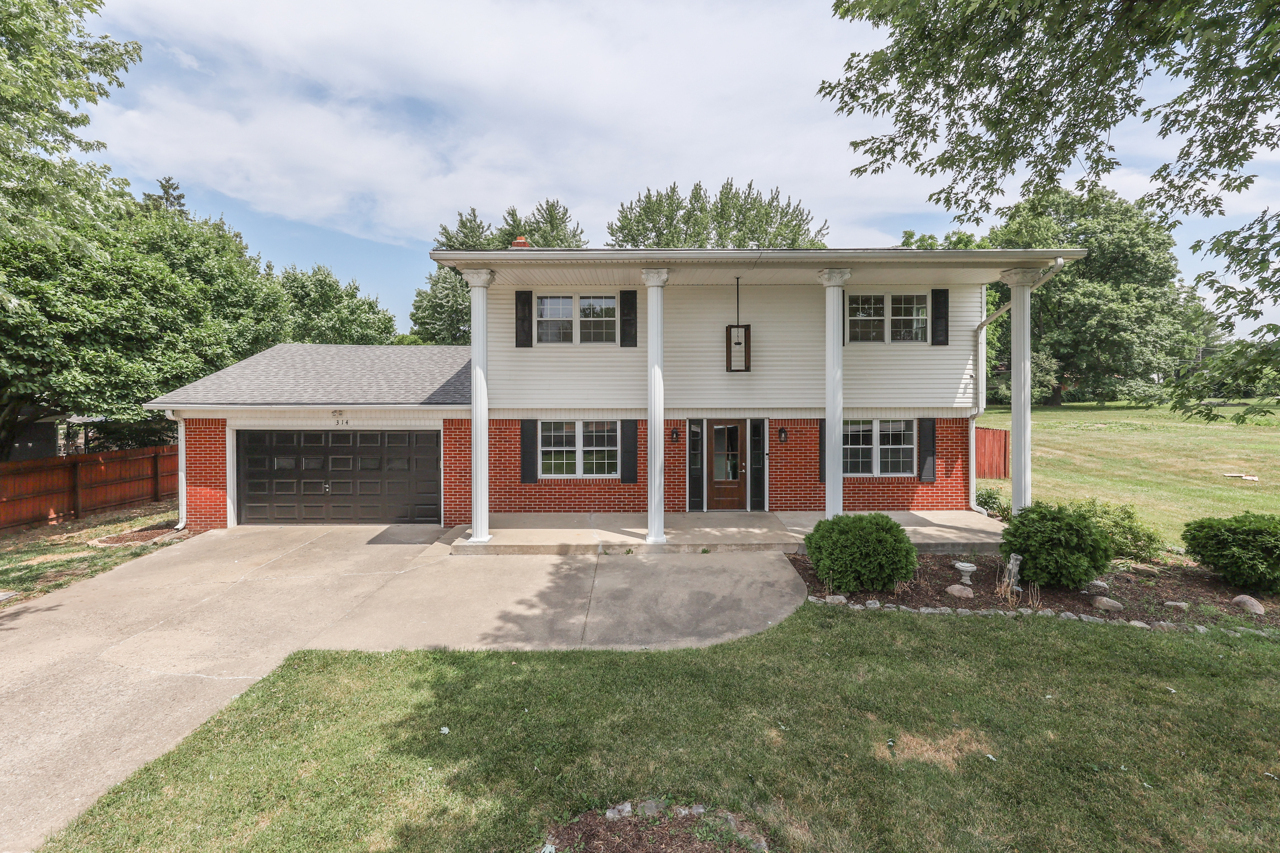 314 West Banta Road Indianapolis, IN 46217 - Photo 2 of 45