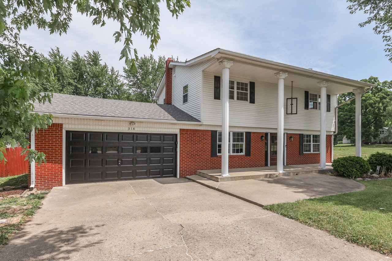 314 West Banta Road Indianapolis, IN 46217 - Photo 3 of 45