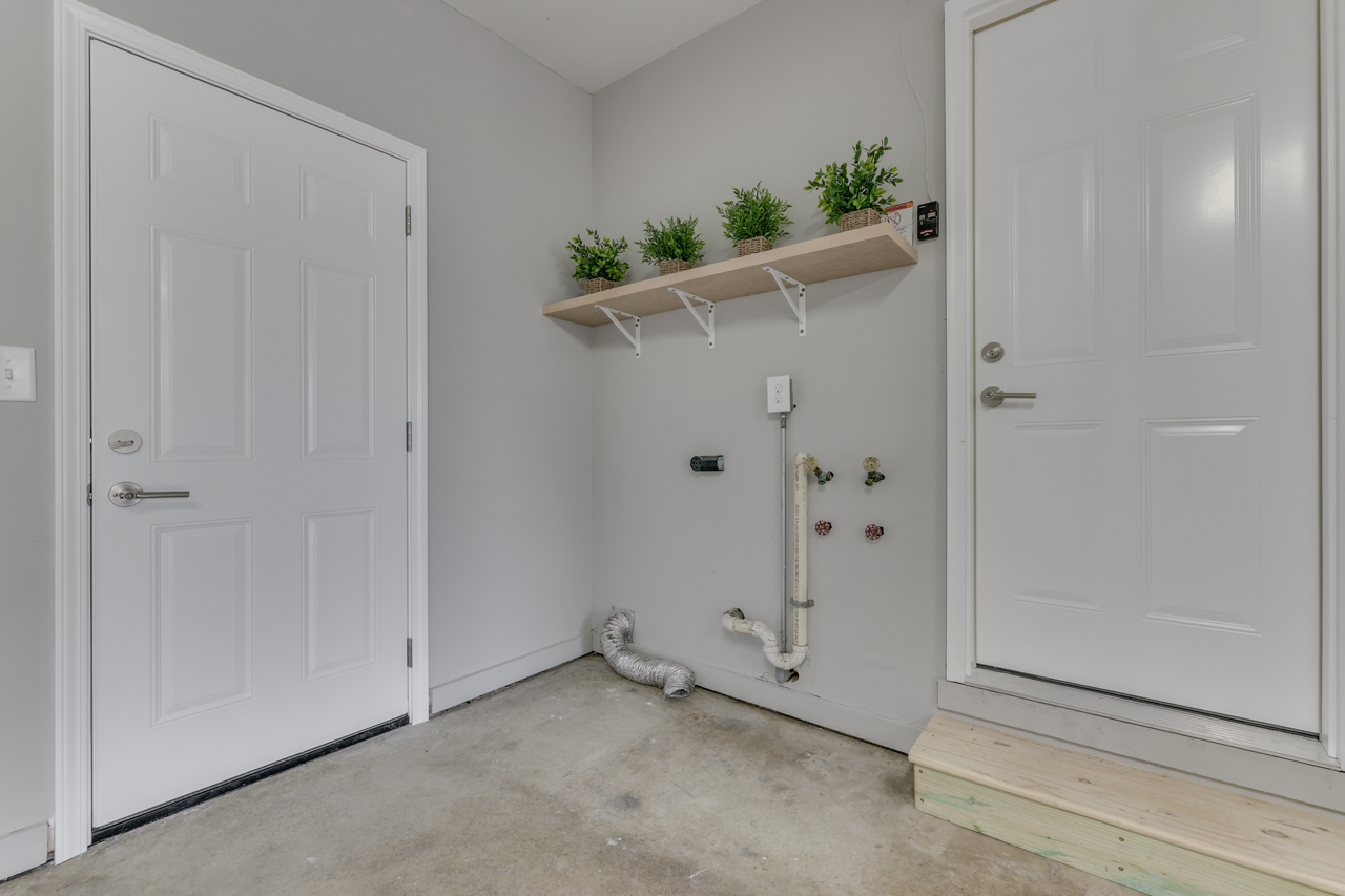 314 West Banta Road Indianapolis, IN 46217 - Photo 37 of 45